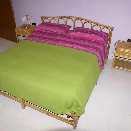 People Bed & Breakfast *